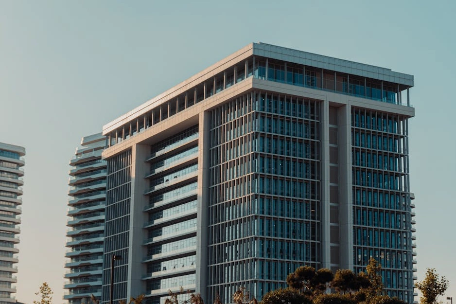 Moderní kancelářská budova finanční instituce EquityAccess v Praze